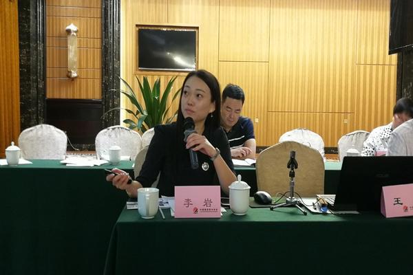 李岩1.jpg